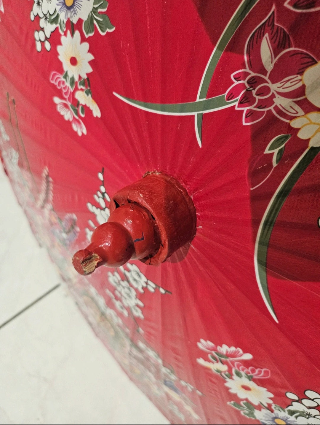 Ombrelle Vintage Asiatique en Bambou et Toile Rouge Fleurie (Ø 86 cm)